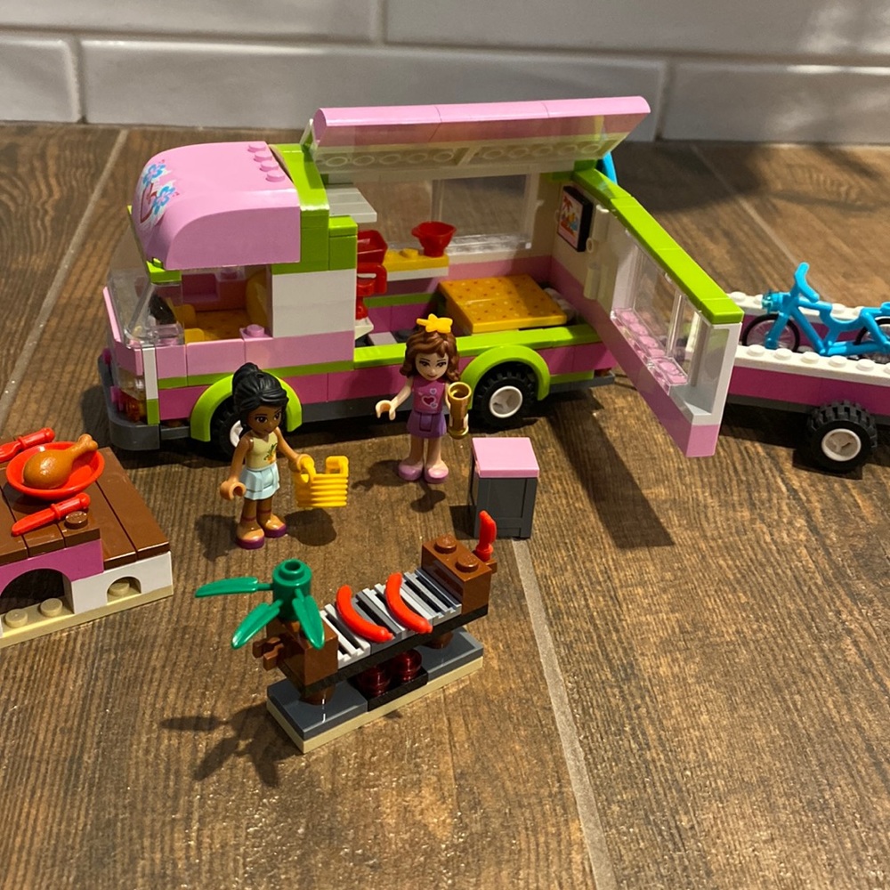 Lego Friends 3184 Adventure Camper